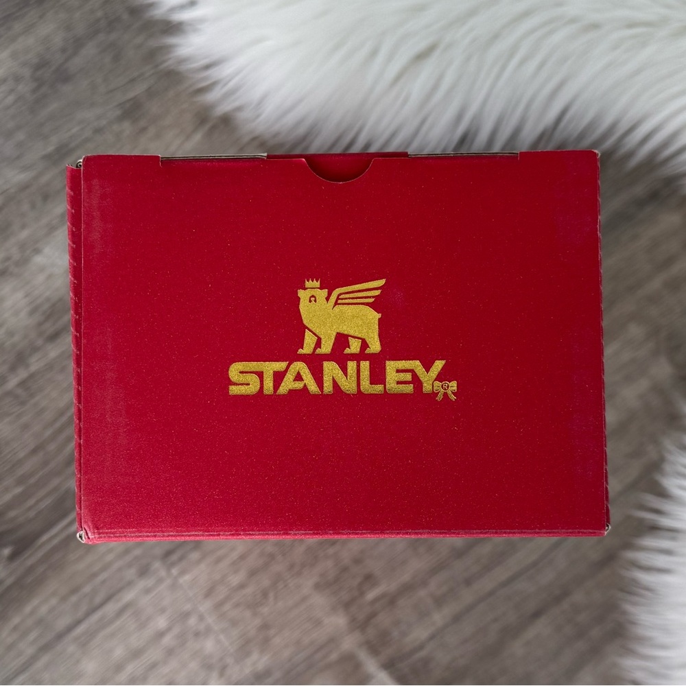 ❤️❤️‍🔥STANLEY 40 OZ. LIMITED EDITION Scarlet Tinsel Tumbler♦️ - Picture 6 of 12